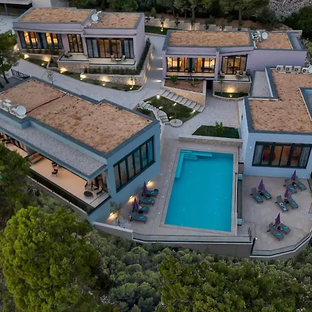 Kuk Oaza Luxury Villa *