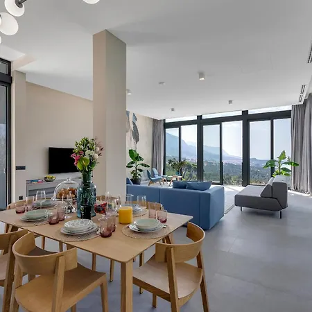 Kuk Oaza Luxury Villa *